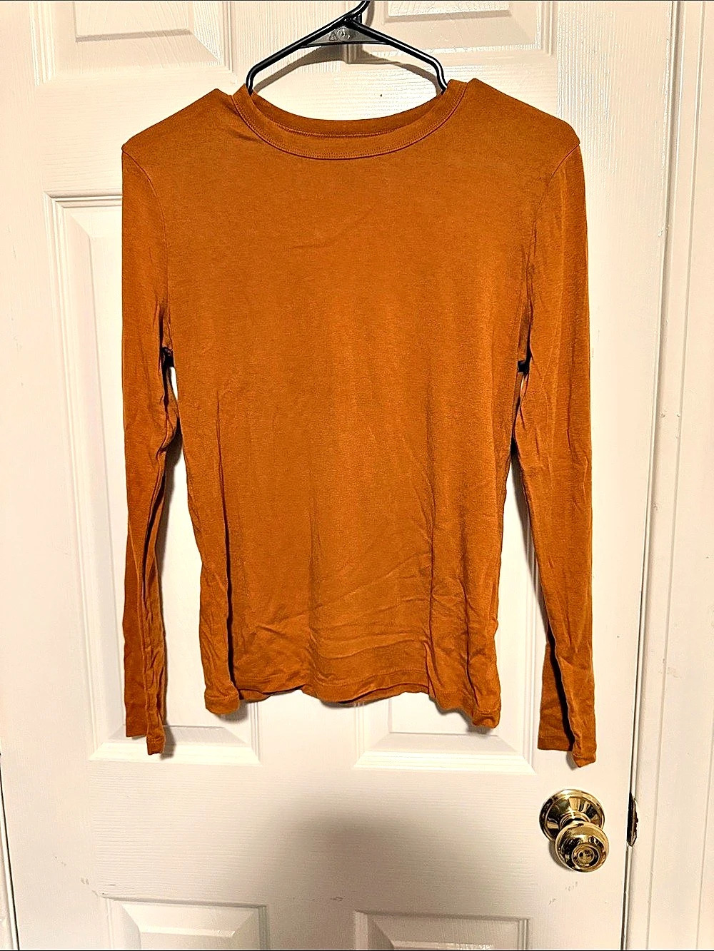 a new day Long Sleeve Crewneck in Brown Like New